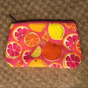 🧚🏽‍♀️3/$15 Clinique Citrus Cosmetic Bag